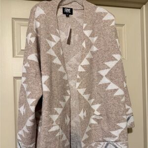 NWT Frye Women's Geometric Beige and White Cardigan Size XXL